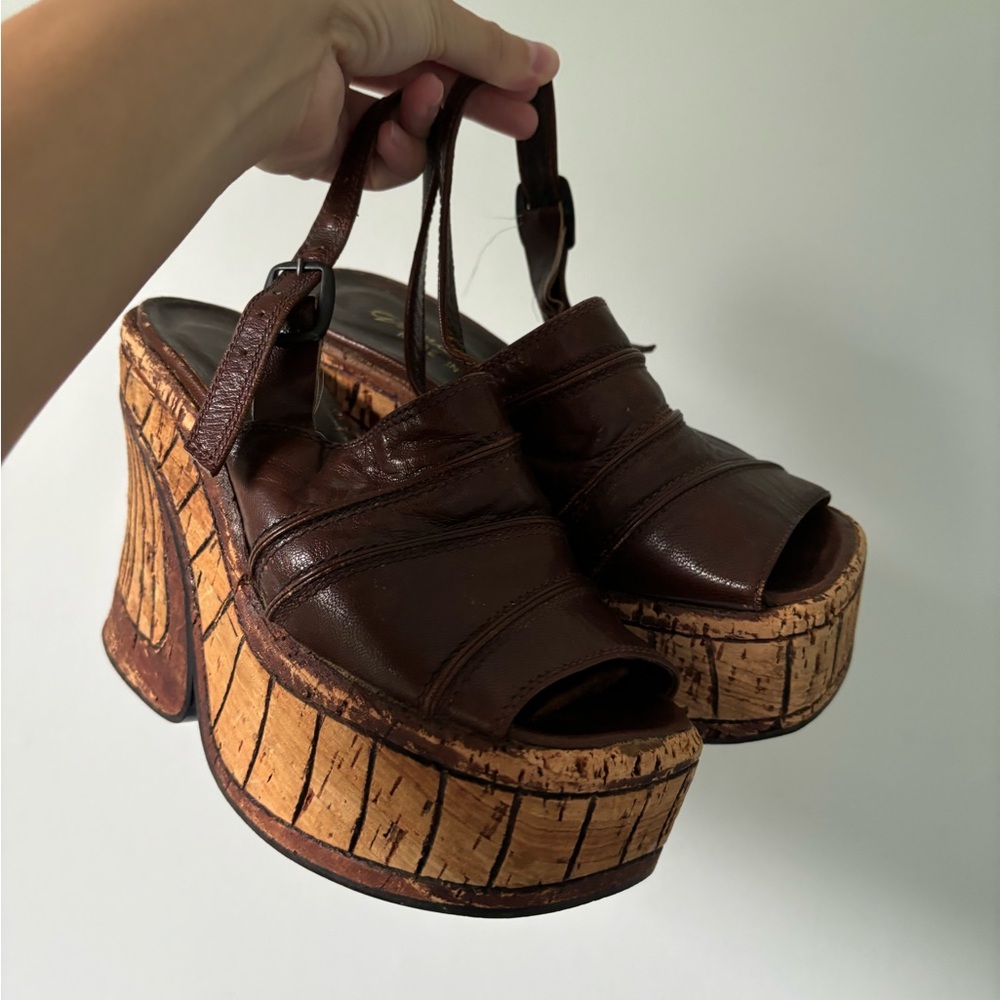 Vintage brown italian platform heeled sandals